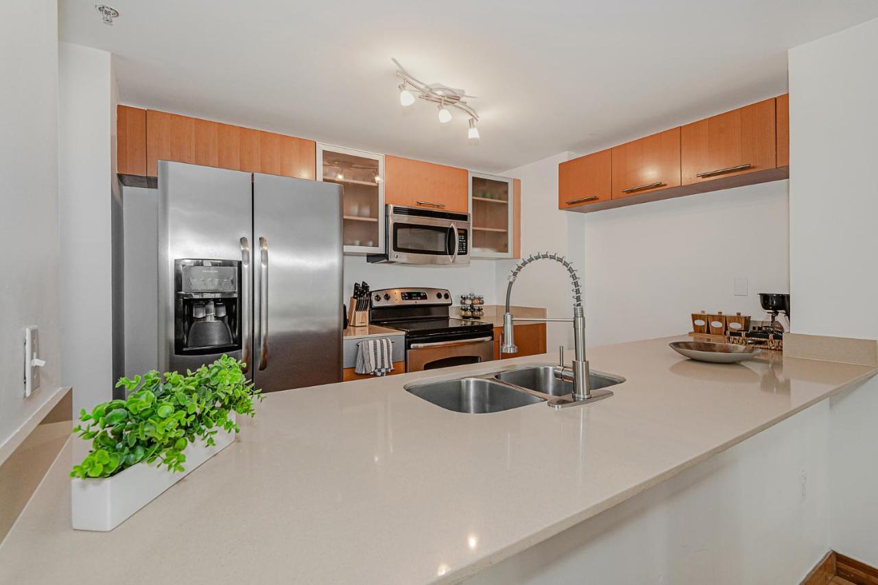 Lovely Condo With City & Ocean Views. Sleep Up To 6 People! Маями Екстериор снимка